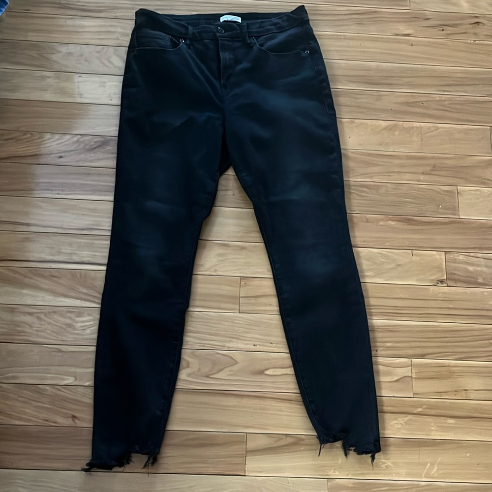 Good American Good Legs Step Hem in Black Denim size 14/32